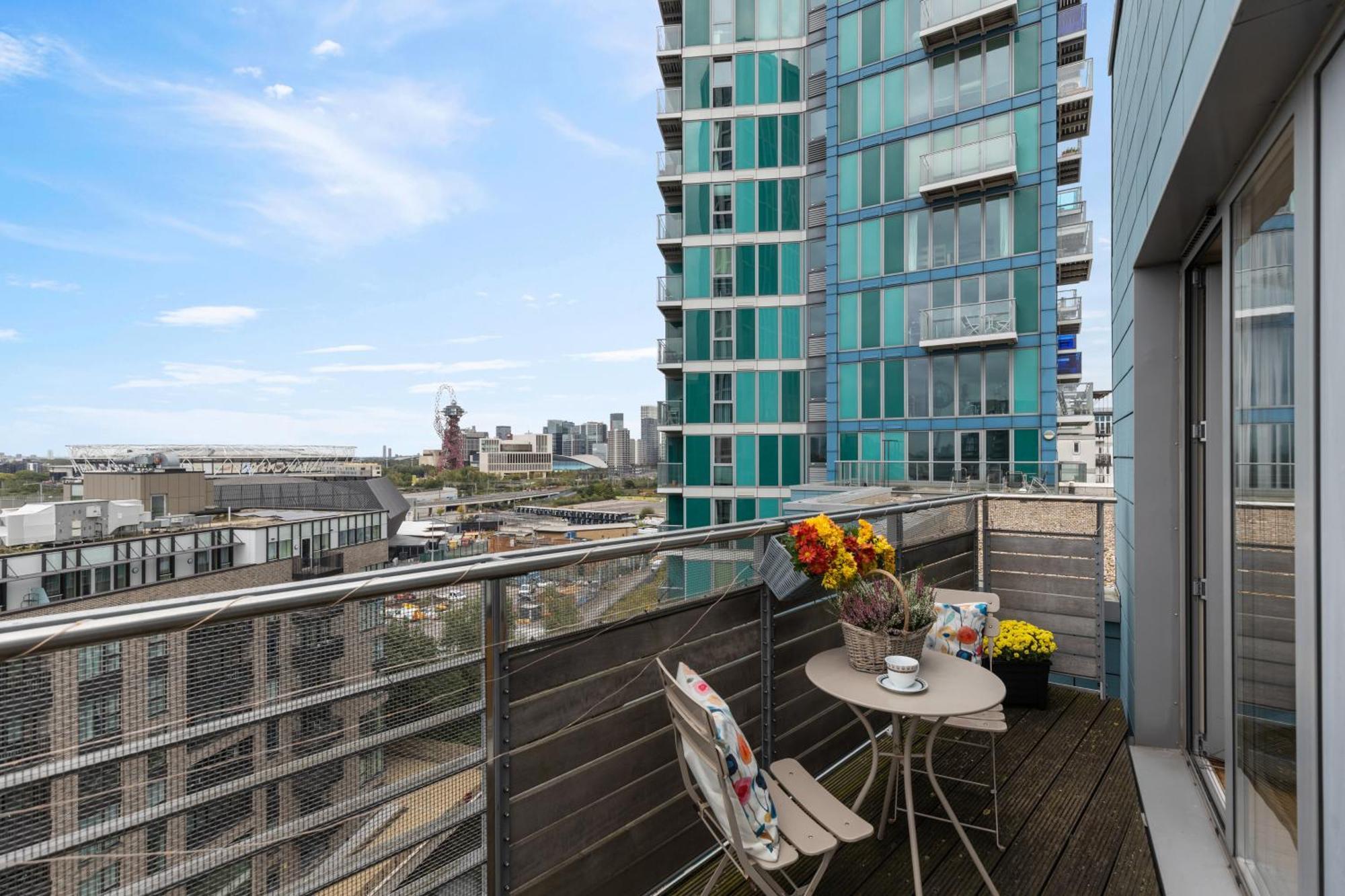 Stratford Skyview Apartment London Luaran gambar